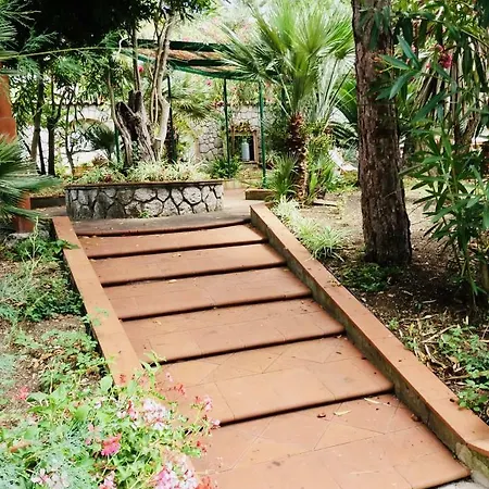 Favolosa Rossella Villa