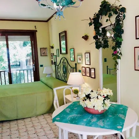 Favolosa Rossella Villa *