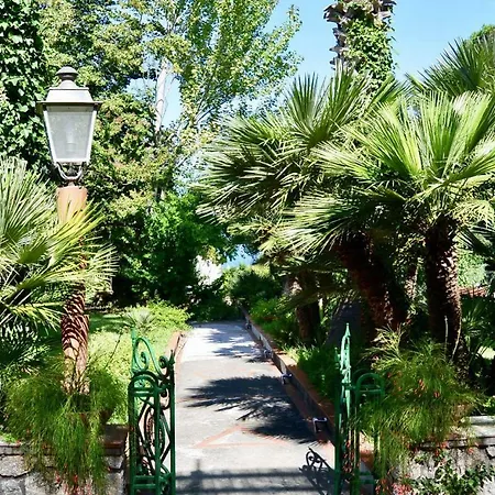 Favolosa Rossella Villa
